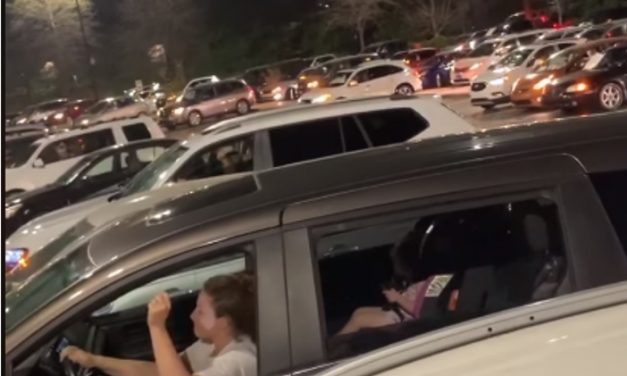 Hundreds Pray in Cars Outside Georgia Hospital